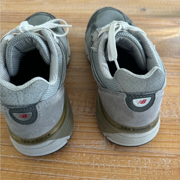 New Balance Gray Sneakers with Mesh Upper and Cushioned Midsole - Picture 2 of 4